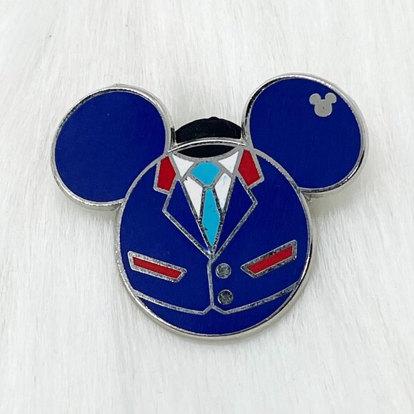 🔮 5/$25 Disney Epcot Soarin' Cast Costume Pin - Picture 1 of 2